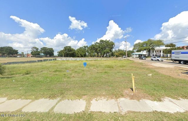 1704 Beach Boulevard, Biloxi, MS 39531