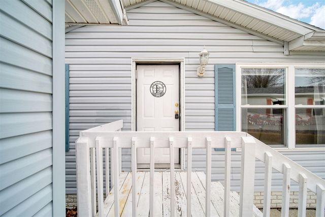 809 Missouri River Drive, Adrian, MI 49221