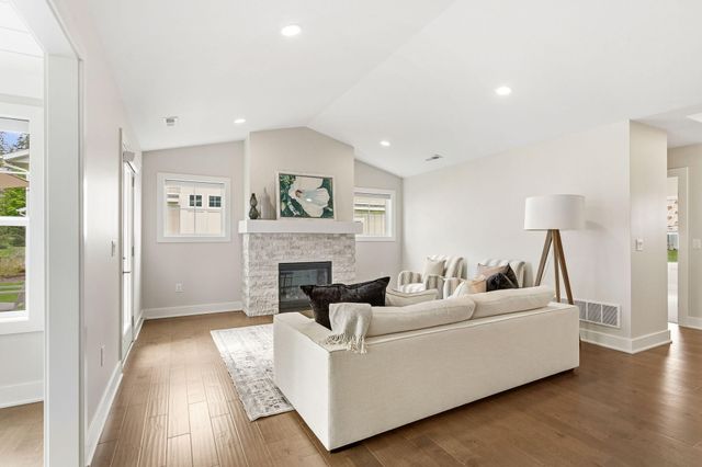 152 Jeans Meadow Court, Holland, MI 49424