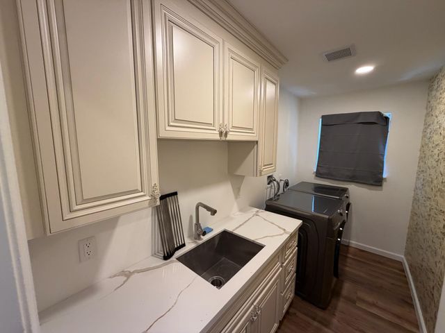 2742 Triway Lane, Houston, TX 77043