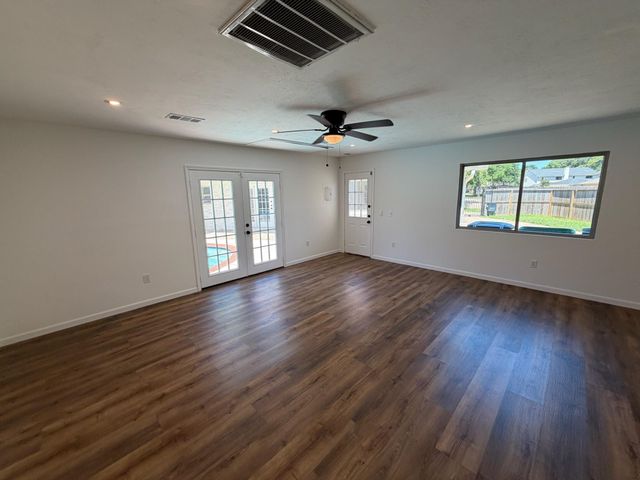2742 Triway Lane, Houston, TX 77043
