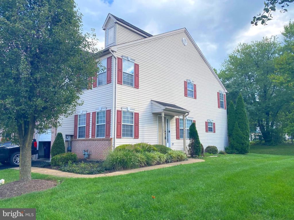 234 LARKSPUR LN, Hatfield, PA 19440