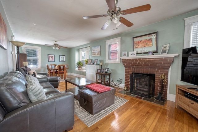 197 Billings St, Quincy, MA 02171