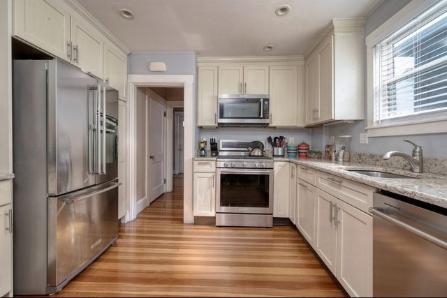 197 Billings St, Quincy, MA 02171