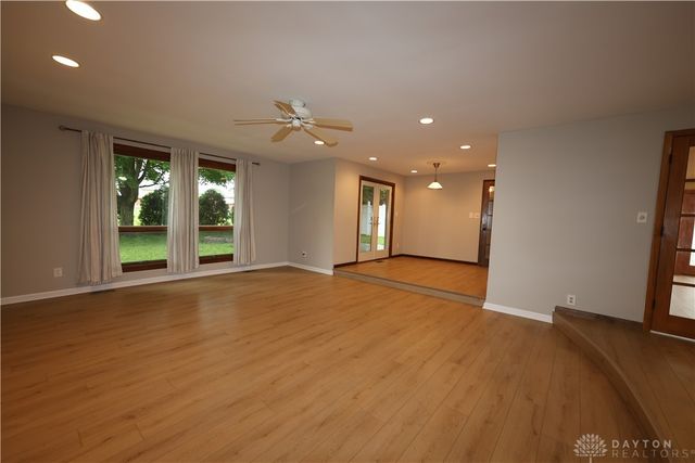 51 Lynn Rae Circle, Centerville, OH 45458