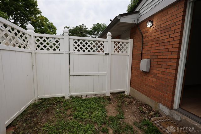 51 Lynn Rae Circle, Centerville, OH 45458