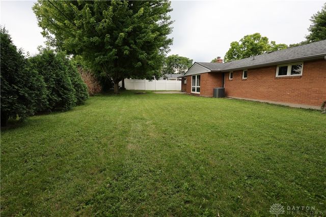 51 Lynn Rae Circle, Centerville, OH 45458