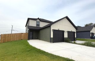 8001 W Elizabeth Lane, Fort Worth, TX 76116