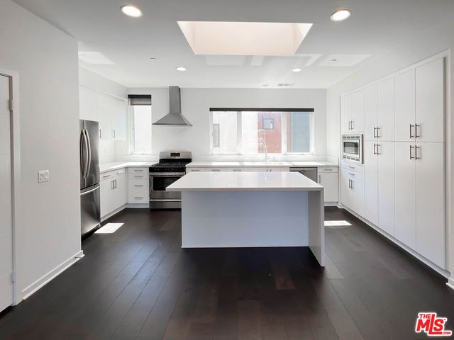 2926 Rowena Avenue 2, Los Angeles, CA 90039