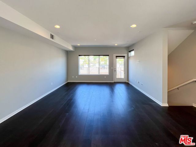 2926 Rowena Avenue 2, Los Angeles, CA 90039