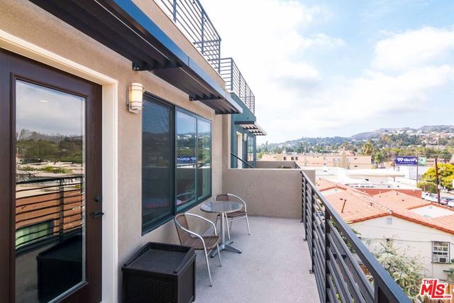 2926 Rowena Avenue 2, Los Angeles, CA 90039