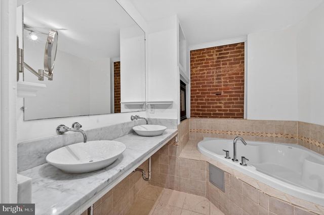 625 14TH ST NE, Washington, DC 20002