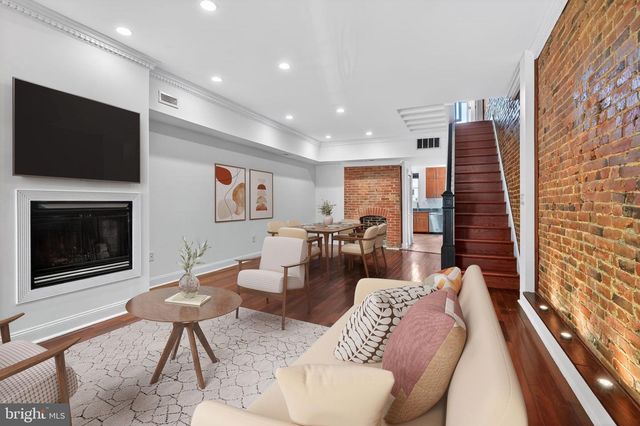 625 14TH ST NE, Washington, DC 20002