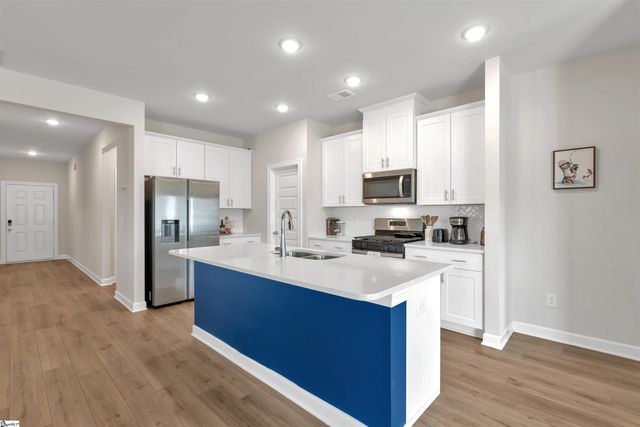 138 Layken Drive, Fountain Inn, SC 29644