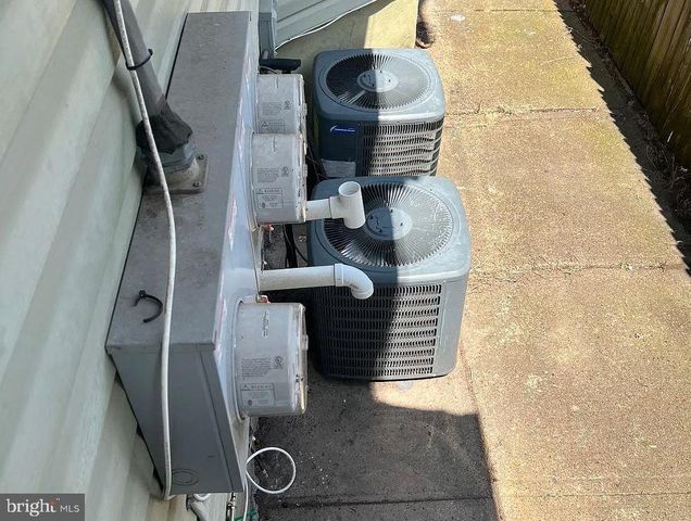 904 CARTERET AVE, Trenton, NJ 08618