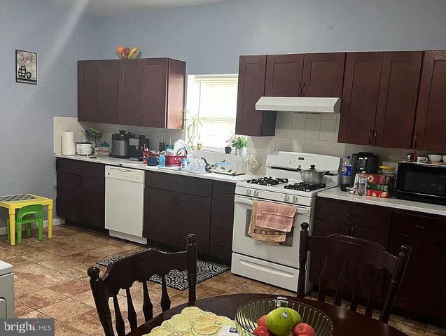 904 CARTERET AVE, Trenton, NJ 08618