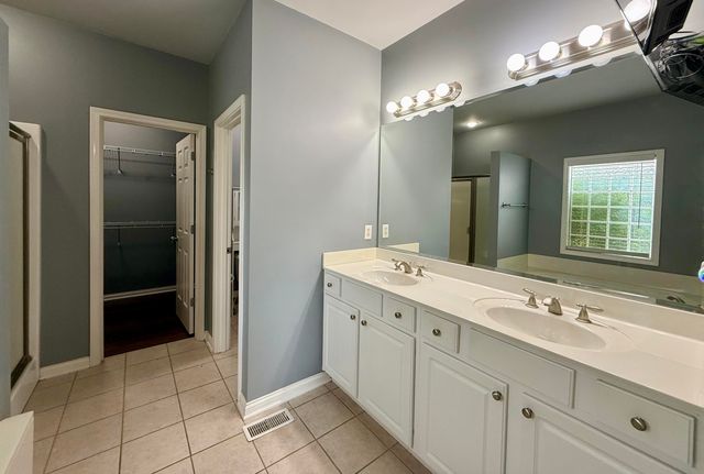 1217 Angus Trail, Lexington, KY 40509
