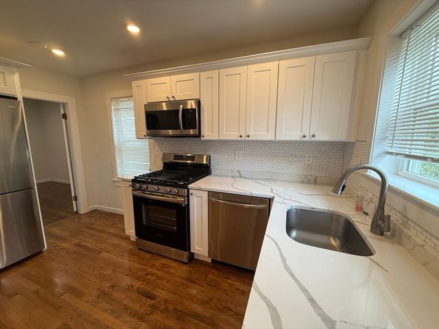 89 Clapp St 89, Stoughton, MA 02072