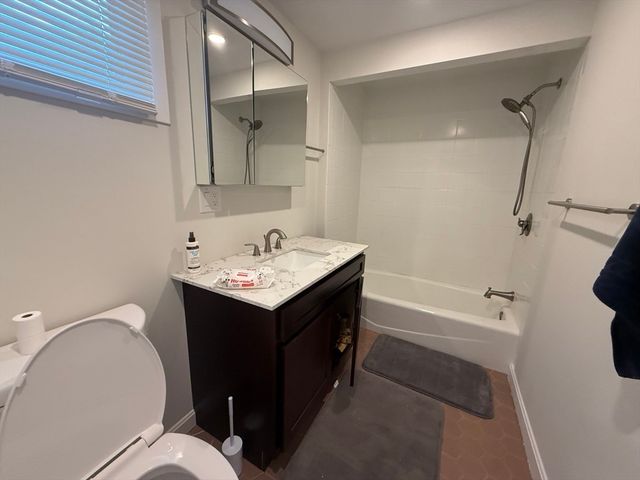 89 Clapp St 89, Stoughton, MA 02072