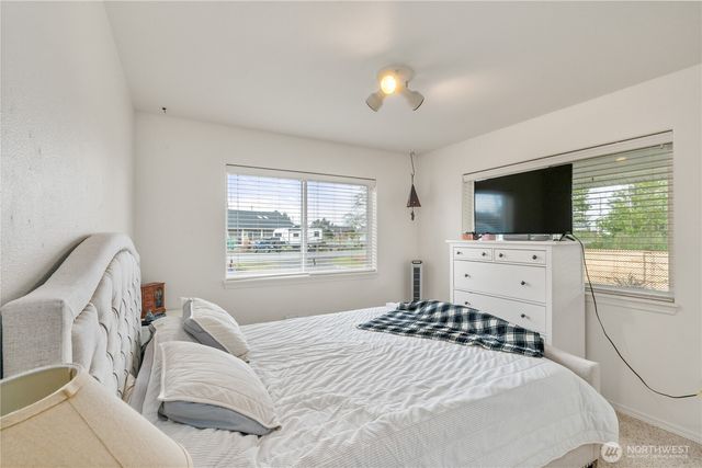 281 Cakesosta Street SE, Ocean Shores, WA 98569