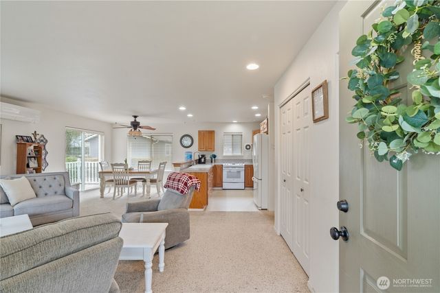 281 Cakesosta Street SE, Ocean Shores, WA 98569