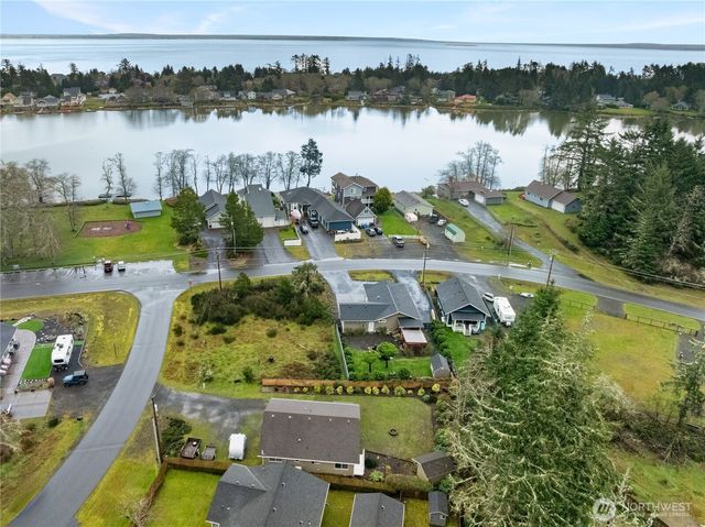 281 Cakesosta Street SE, Ocean Shores, WA 98569