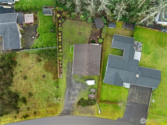 281 Cakesosta Street SE, Ocean Shores, WA 98569