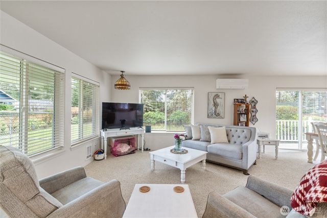 281 Cakesosta Street SE, Ocean Shores, WA 98569