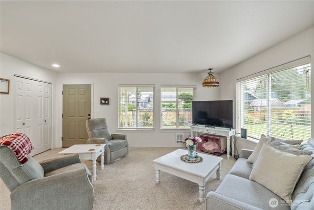 281 Cakesosta Street SE, Ocean Shores, WA 98569