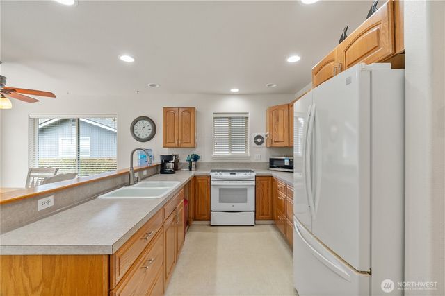 281 Cakesosta Street SE, Ocean Shores, WA 98569