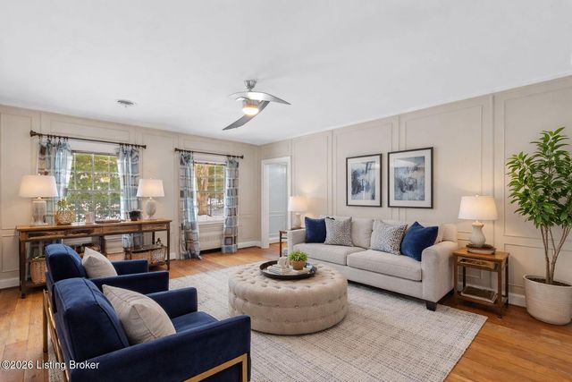 8412 Oxford Woods Ct, Louisville, KY 40222