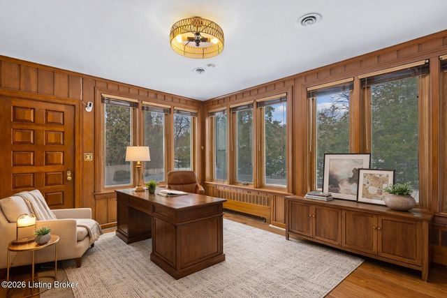 8412 Oxford Woods Ct, Louisville, KY 40222