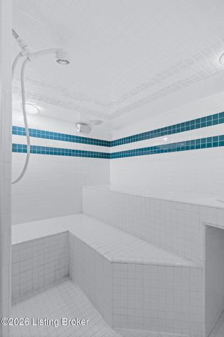 8412 Oxford Woods Ct, Louisville, KY 40222