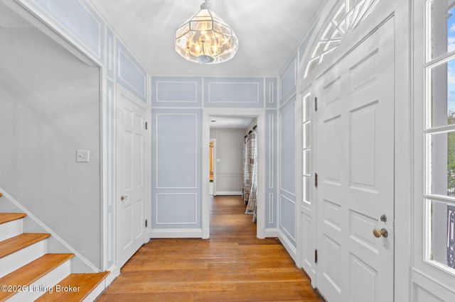 8412 Oxford Woods Ct, Louisville, KY 40222