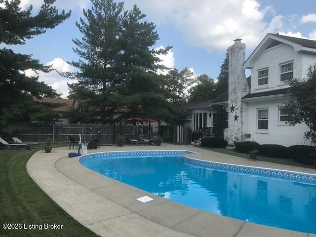 8412 Oxford Woods Ct, Louisville, KY 40222