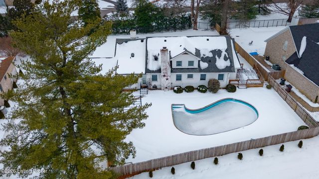 8412 Oxford Woods Ct, Louisville, KY 40222