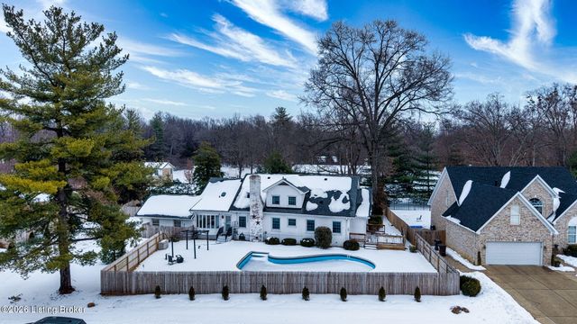 8412 Oxford Woods Ct, Louisville, KY 40222