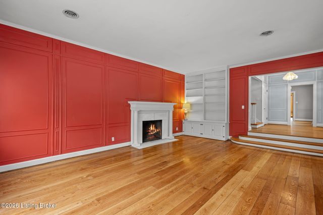 8412 Oxford Woods Ct, Louisville, KY 40222