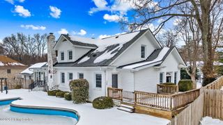 8412 Oxford Woods Ct, Louisville, KY 40222