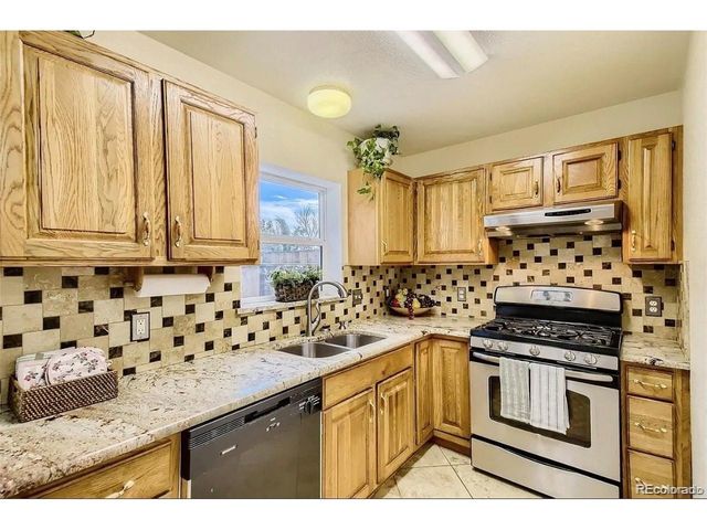 1453 S Pierce St, Lakewood, CO 80232