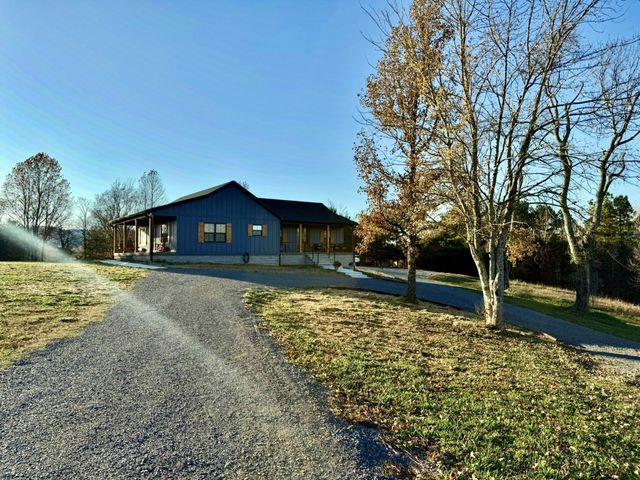 9461 Short Mountain Rd, Smithville, TN 37166