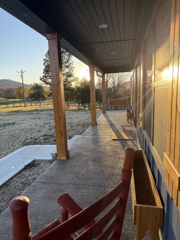 9461 Short Mountain Rd, Smithville, TN 37166