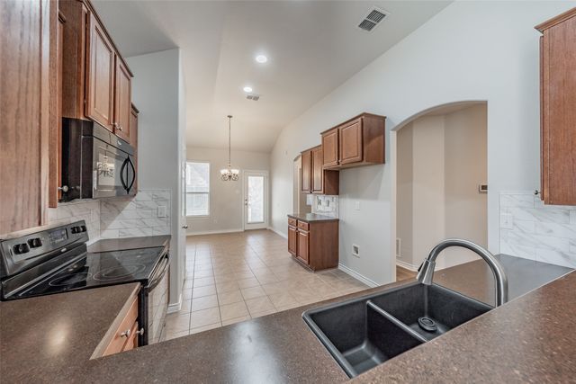 2205 Clairborne Drive, Fort Worth, TX 76177