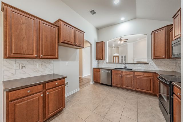 2205 Clairborne Drive, Fort Worth, TX 76177