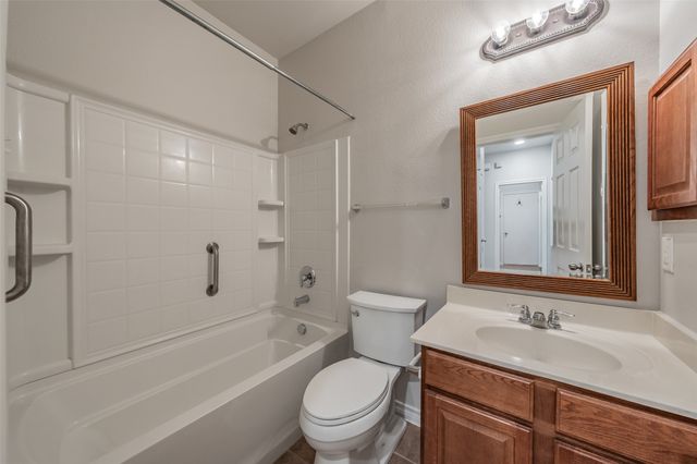 2205 Clairborne Drive, Fort Worth, TX 76177