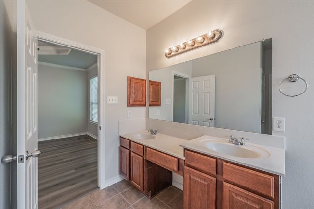2205 Clairborne Drive, Fort Worth, TX 76177