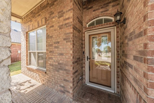 2205 Clairborne Drive, Fort Worth, TX 76177