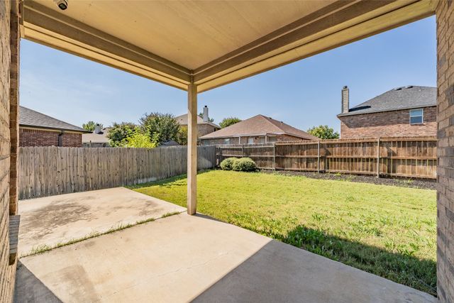 2205 Clairborne Drive, Fort Worth, TX 76177