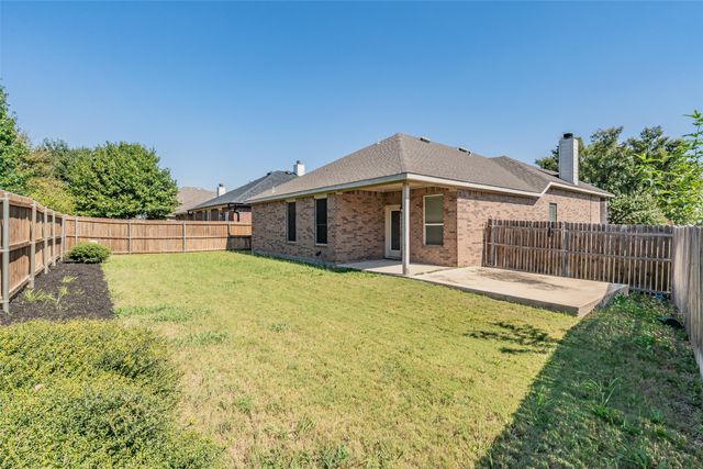 2205 Clairborne Drive, Fort Worth, TX 76177