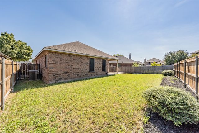 2205 Clairborne Drive, Fort Worth, TX 76177